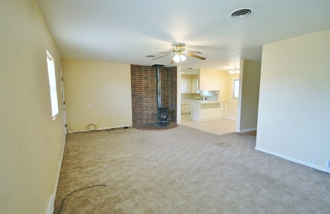 Building Photo - 2625 Sheldon St