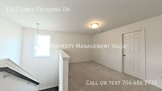 Building Photo - 1347 Links Crossing Dr