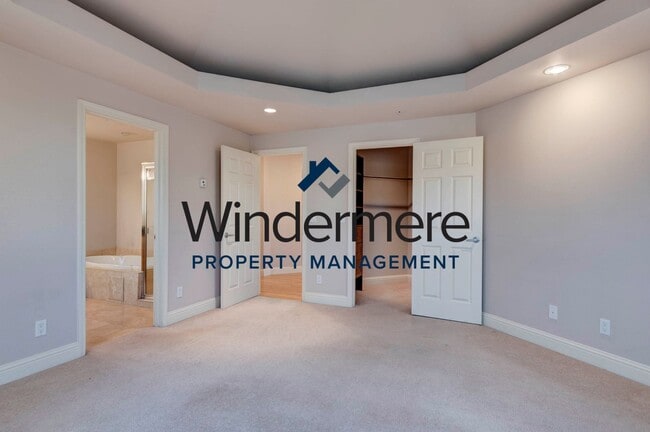 Building Photo - 2 Bedroom Waterview Condo