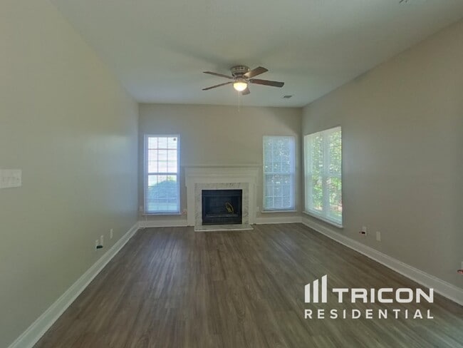 Building Photo - 5604 Bluff Ct