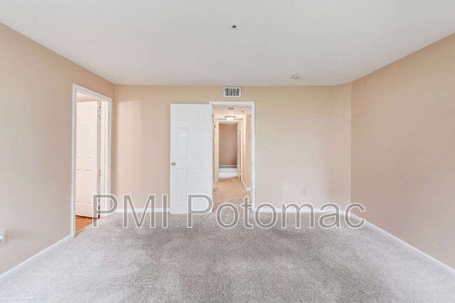 Building Photo - 14038 Vista Dr
