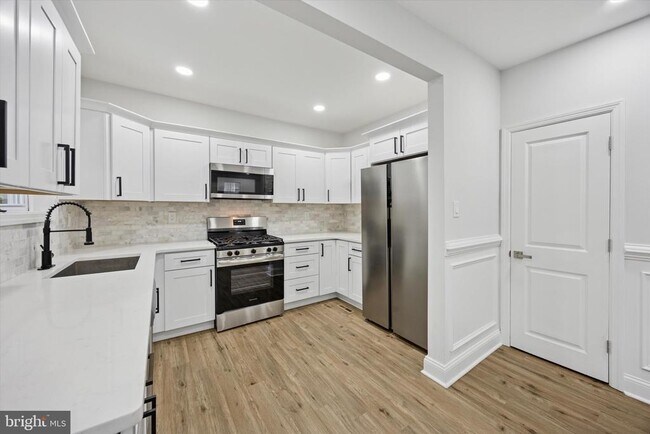 Foto del edificio - 229 New Jersey Ave