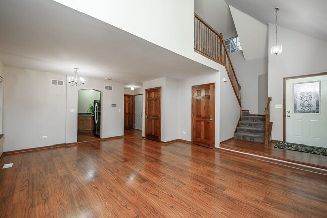 Foto del edificio - 562 Heritage Dr