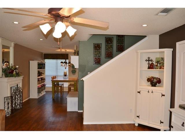 Foto del edificio - 5744 Giddyup Ln