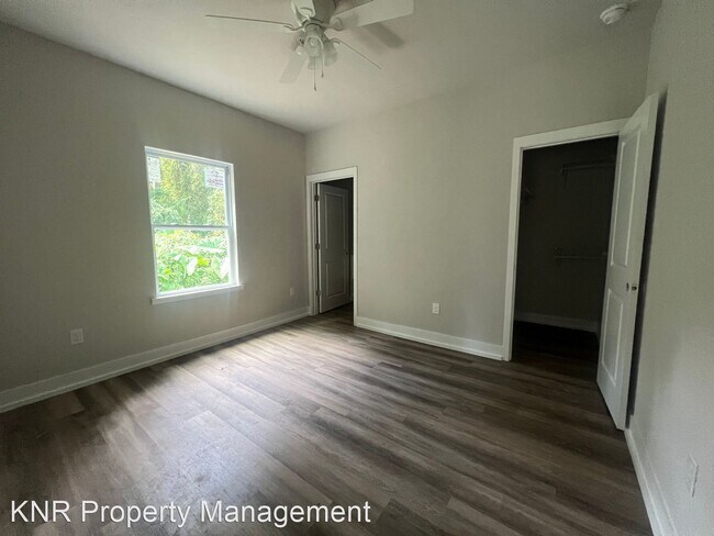Building Photo - 2 br, 2 bath House - 4111 SW 15th place