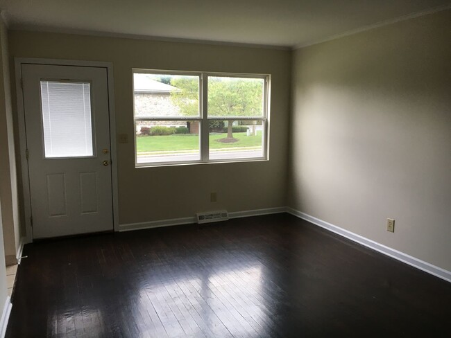 Building Photo - **3-BEDROOM CAPE COD w/ 1-CAR GARAGE IN BE...