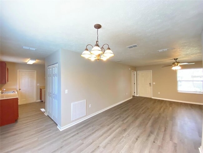 Building Photo - 5890 SE 119th Pl