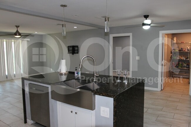 Photo - 2641 W Wethersfield Rd House