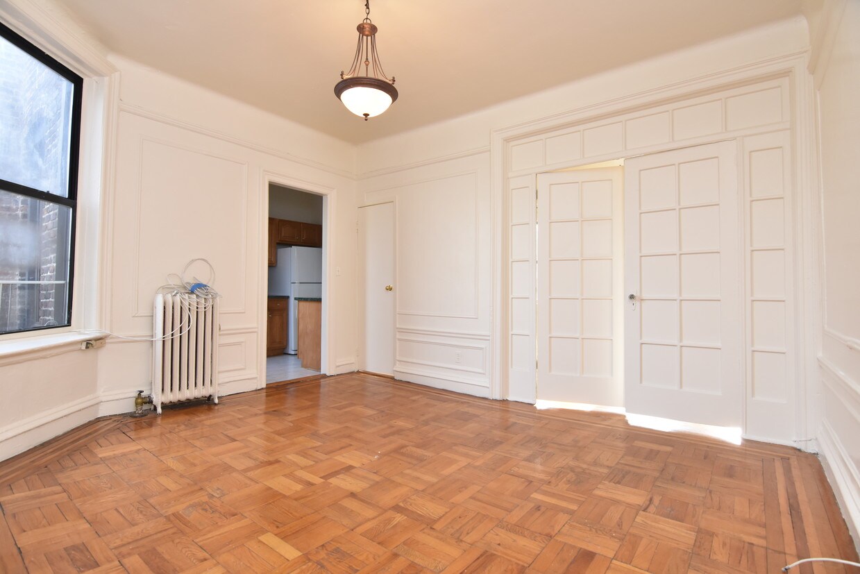 Primary Photo - 609 W 186th St