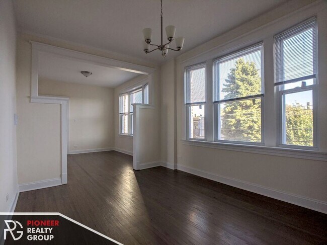 Foto del edificio - 2814 N Troy St