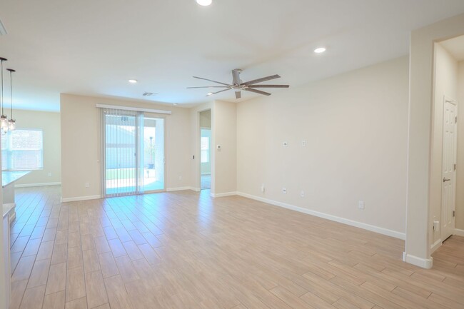 Foto del edificio - CUTE HOME!! AVAILABLE NOW!! 3 Bedroom 2 Bath