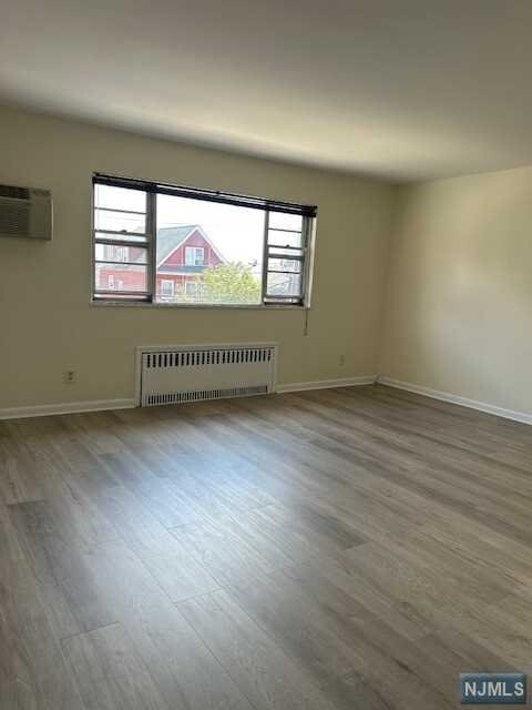 Primary Photo - 313 Anderson Ave