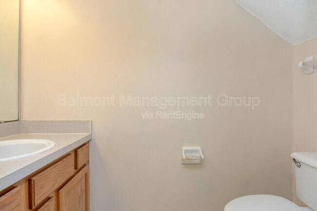 Foto del edificio - 2909 E Central Blvd