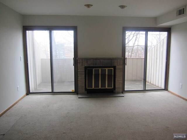 Building Photo - 2167 Ellery Ave