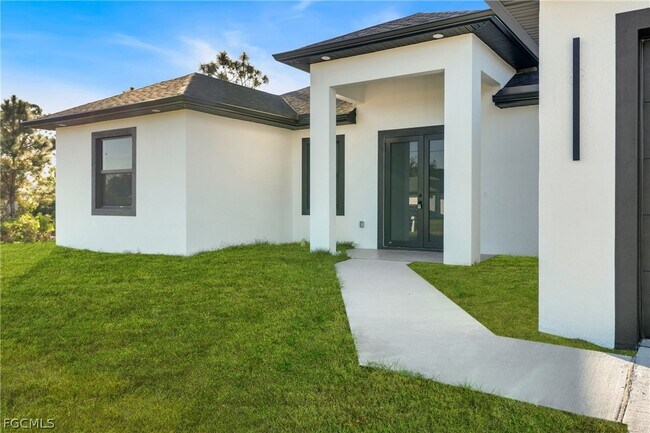 Building Photo - 5231 6th St W