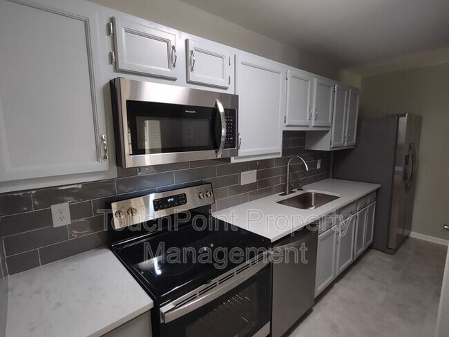 Foto del edificio - 6106 Meadow Rose Ln
