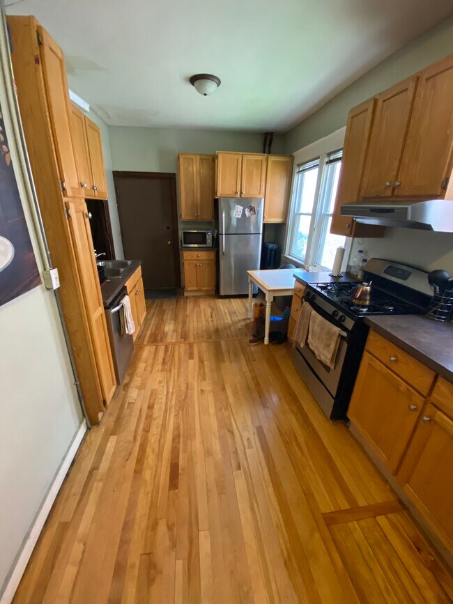 Foto del edificio - 2404 Lyndale Ave S