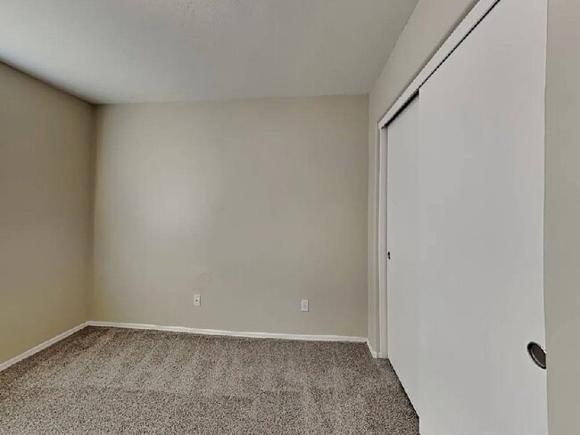 Building Photo - 1618 E Harwell Rd