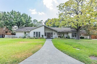 Building Photo - 4452 Hockaday Dr