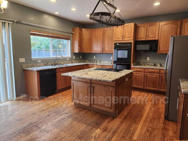 Foto del edificio - 5198 Sunset Ridge Dr