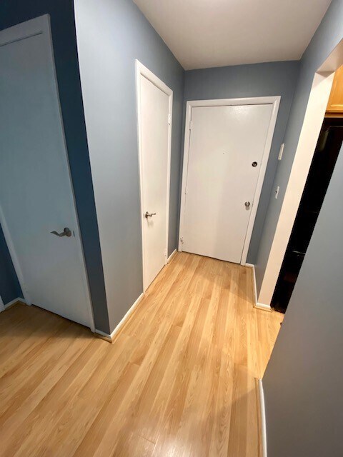 Front Door Hallway - 290 Parkside Dr