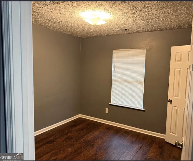 Building Photo - 6128 Green Acres Dr SW