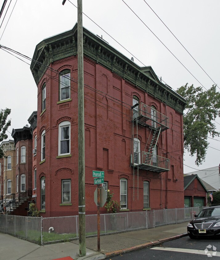 Foto principal - 227 Garfield Ave