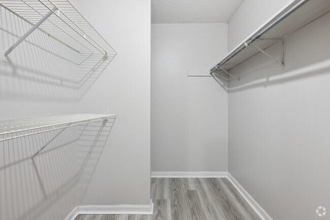 1BR, 1BA - 600SF - Walk-in Closet - Springbrook Apartments