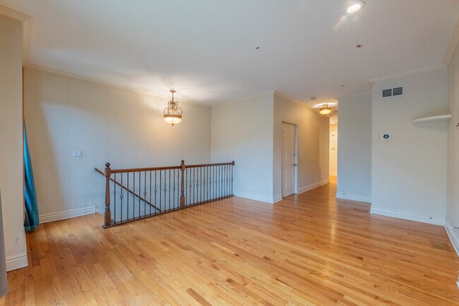 Foto del edificio - 3123 W Washington Blvd