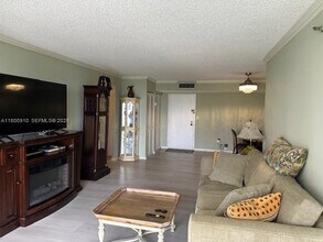 Building Photo - 210 174th St