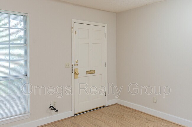 Foto del edificio - 1807 Gamble Ave