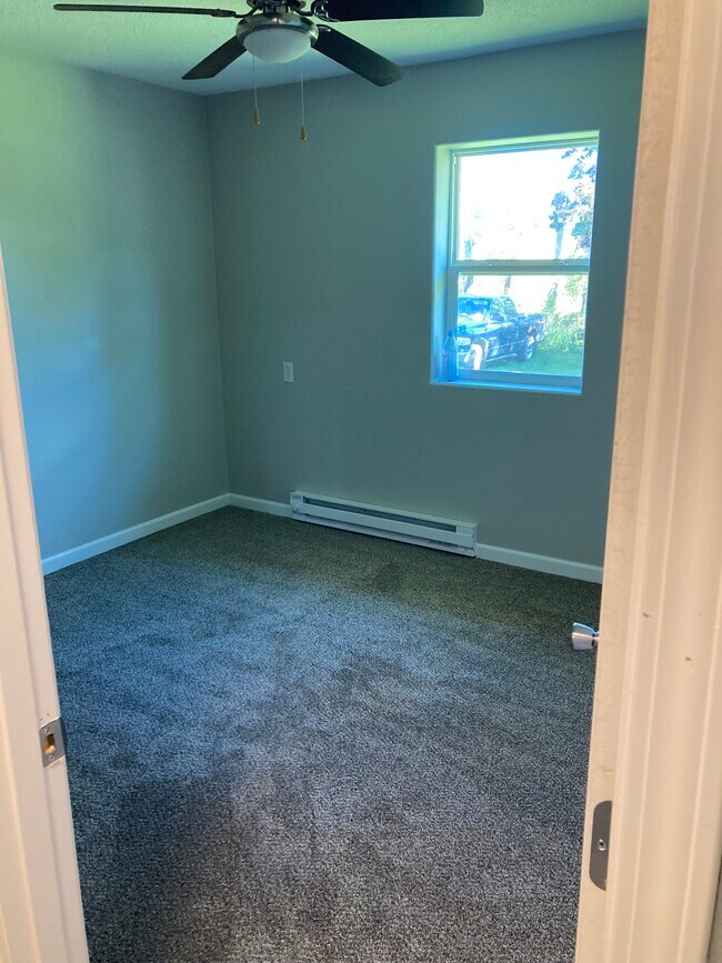 Building Photo - 303 Cottage St NW