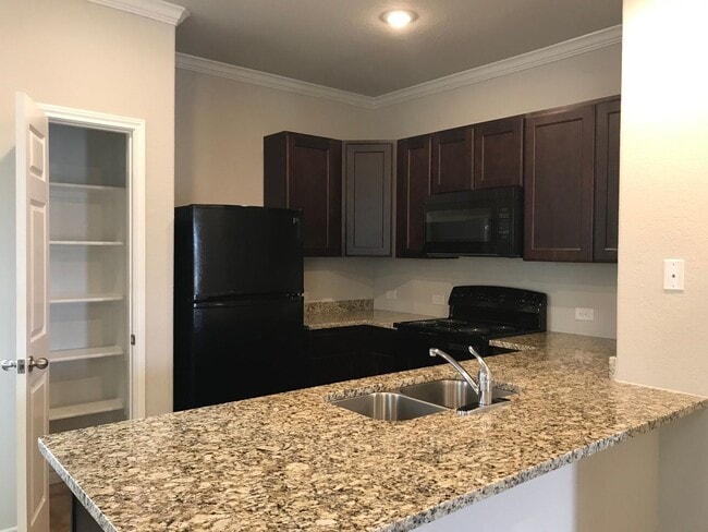 Foto del edificio - Townhome for rent