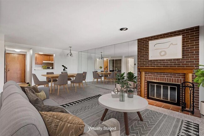 Building Photo - 800 N Pearl St