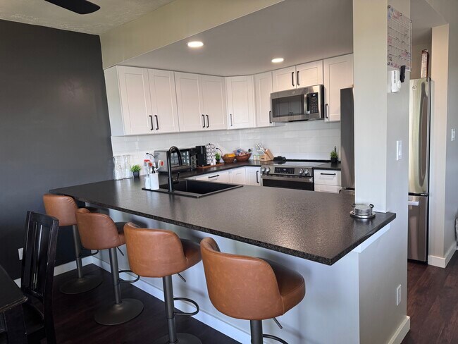 Foto del edificio - 605 W Crest Dr