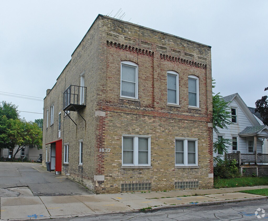 Primary Photo - 1837 N Wisconsin St