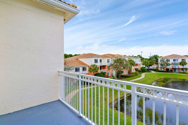 Building Photo - 9304 Myrtlewood Cir W