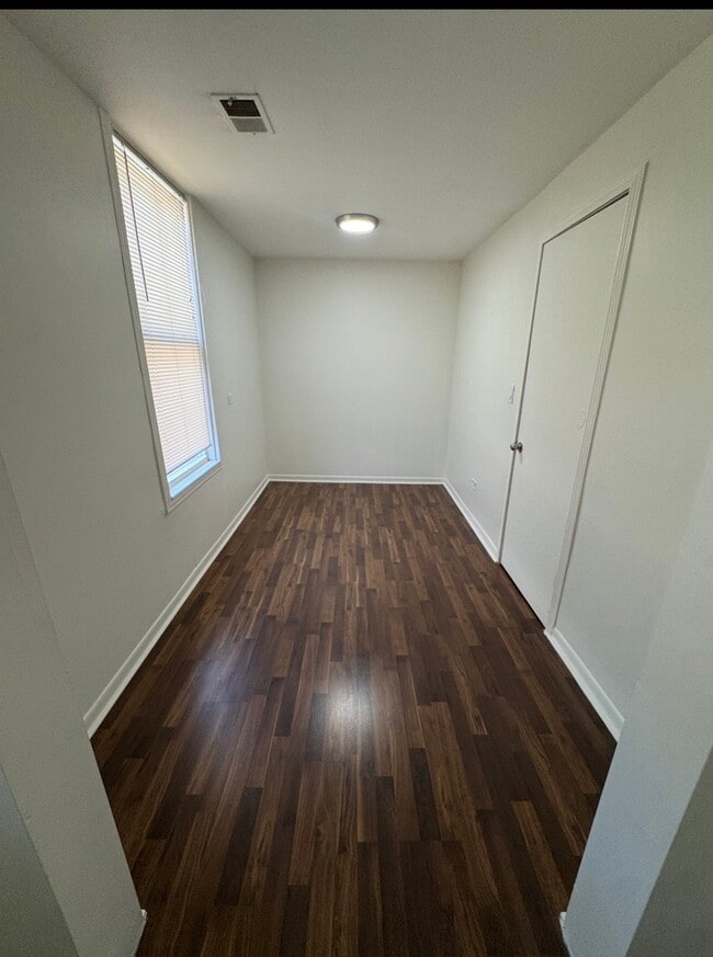 Foto del edificio - 1617 W 38th Pl