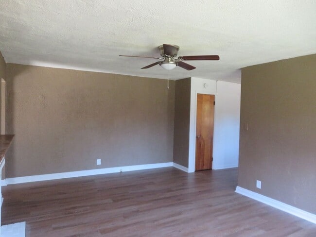 Foto del edificio - Dinwiddie County