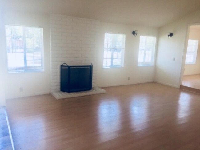 Building Photo - 6329 Desert Flame Dr