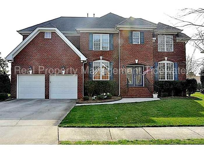 Primary Photo - 584 Hunts Pointe Dr