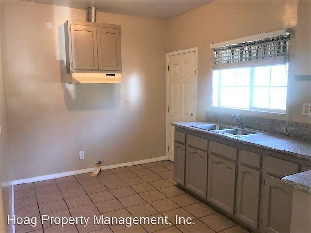 Building Photo - 1280 W 37th Pl