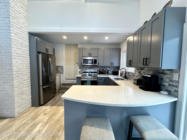 Building Photo - 310 Cedar Dr