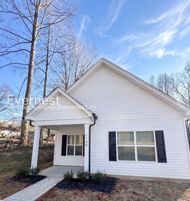 Building Photo - 1109 Goldsboro Ave