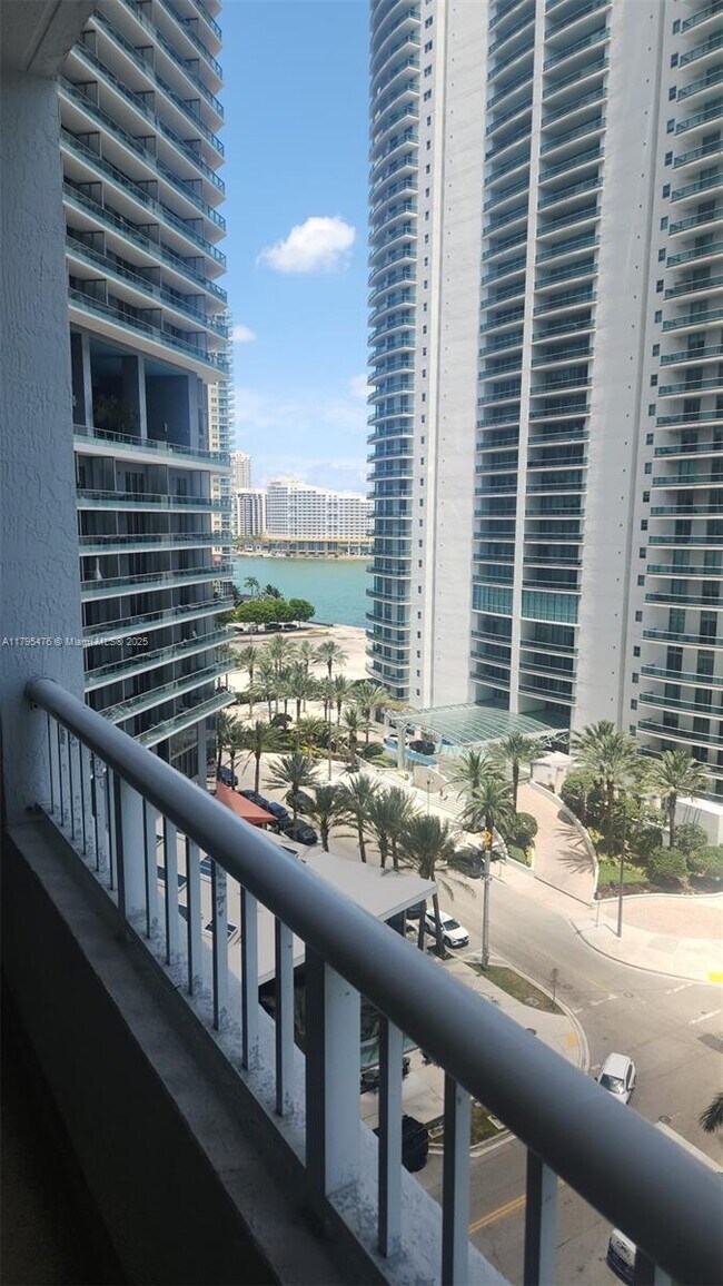 Foto del edificio - 170 SE 14th St