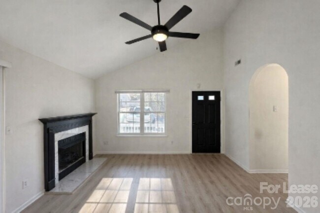 Foto del edificio - 3707 Silver Ore Ln