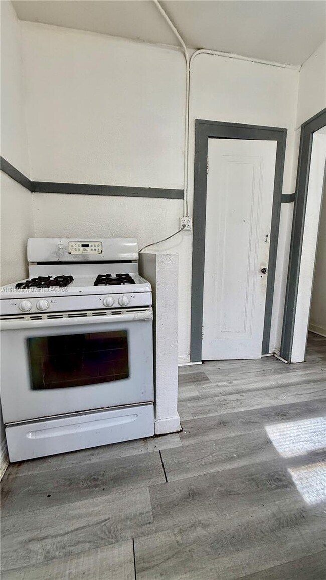 Foto del edificio - 444 SW 10th Ave