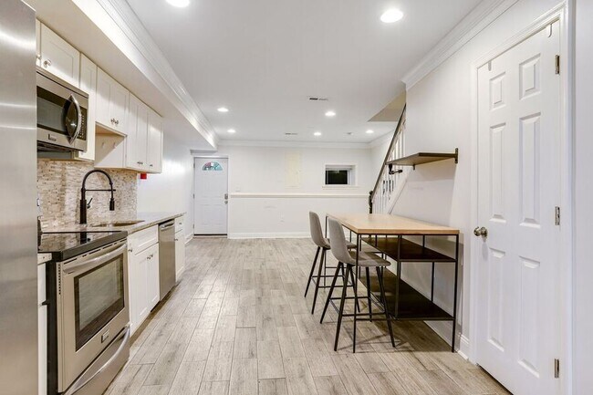 Foto del edificio - 521 Columbia Rd NW