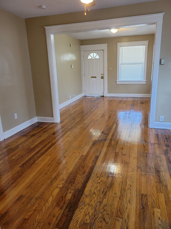 Foto del edificio - 3217 Mersington Ave