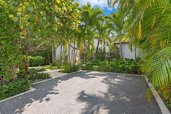Foto del edificio - 365 Hibiscus Ave